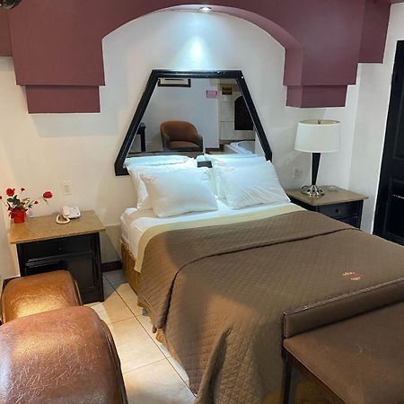 Hotel Yolanda ติฮัวนา ภายนอก รูปภาพ